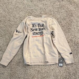 New Balance 2025 NYC Marathon sweatshirt. It’s that New York energy. NWT